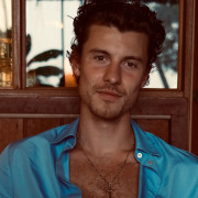 Gravando álbum no Brasil, Shawn Mendes faz post com música dos Novos Baianos