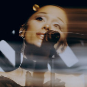 Sem show no Brasil: Veja quanto Ariana Grande faturou com a 'The Eternal Sunshine Tour'