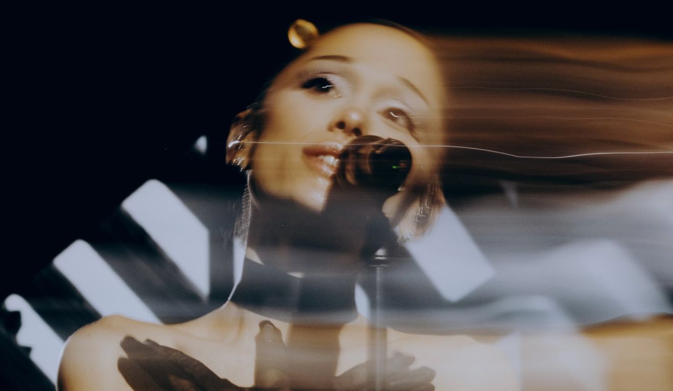 Sem show no Brasil: Veja quanto Ariana Grande faturou com a 'The Eternal Sunshine Tour'