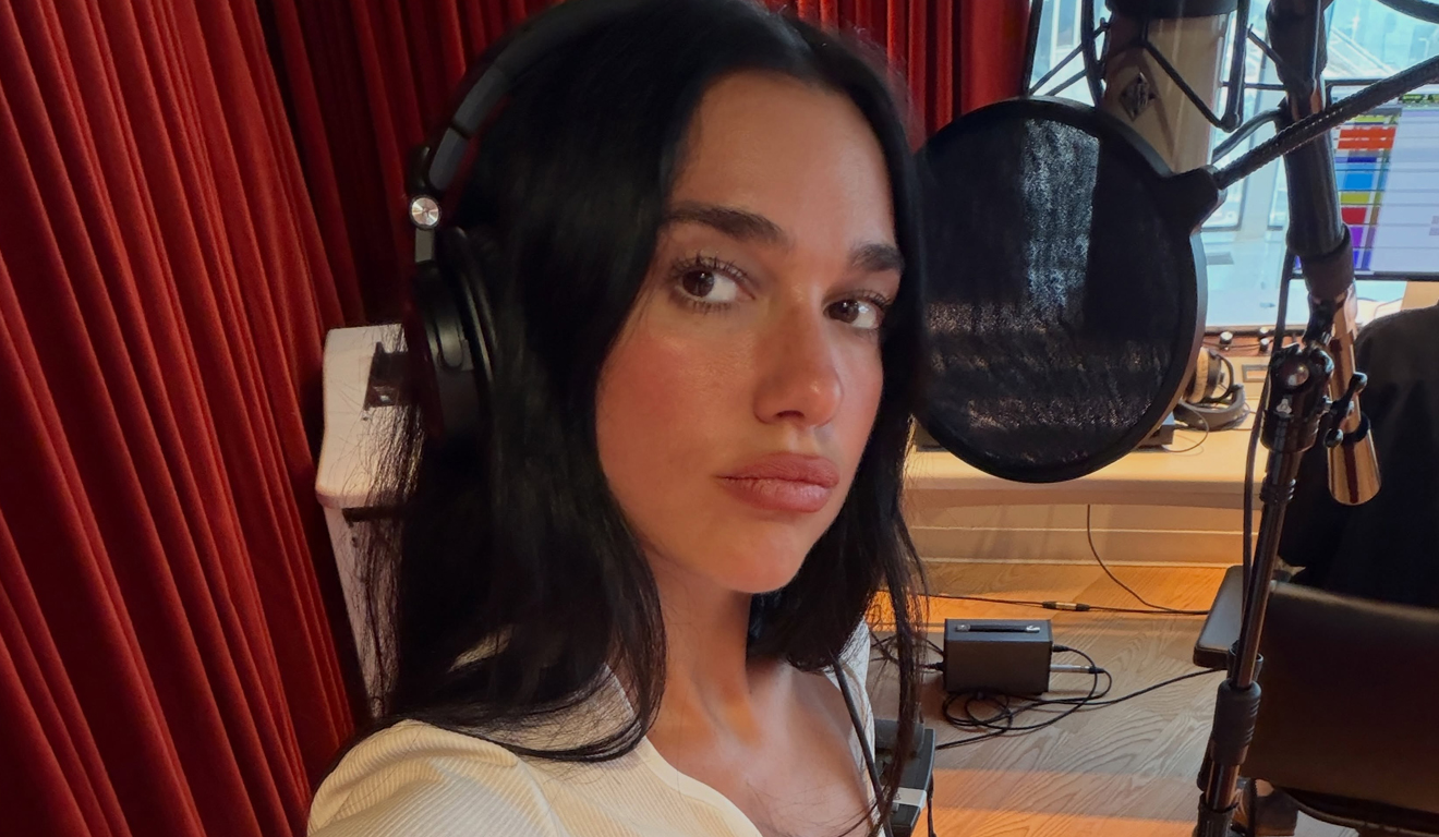 Dua Lipa atualiza status do 
