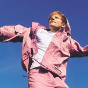 Ed Sheeran perde mais de 300 mil seguidores após demissão de Macklemore