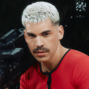 O videoclipe, a saudade e a aula de pop que ninguém esquece, por Mateus Carrilho