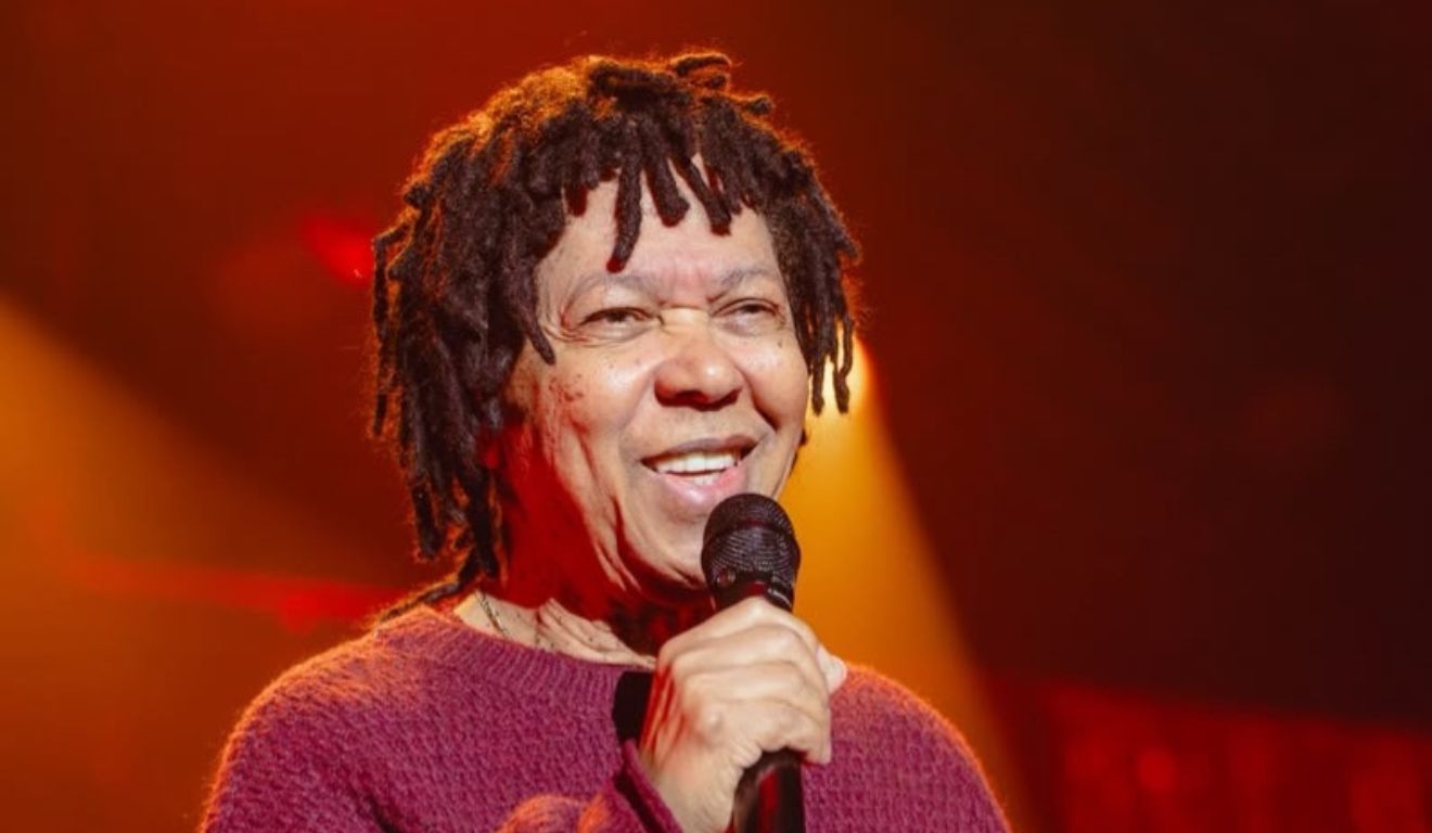 Djavan apresenta show inédito no Réveillon de Copacabana comemorando 50 anos de carreira