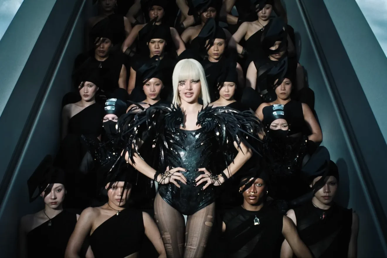 Lisa supera BTS e quebra recorde com clipe de "SaWaDiKa"